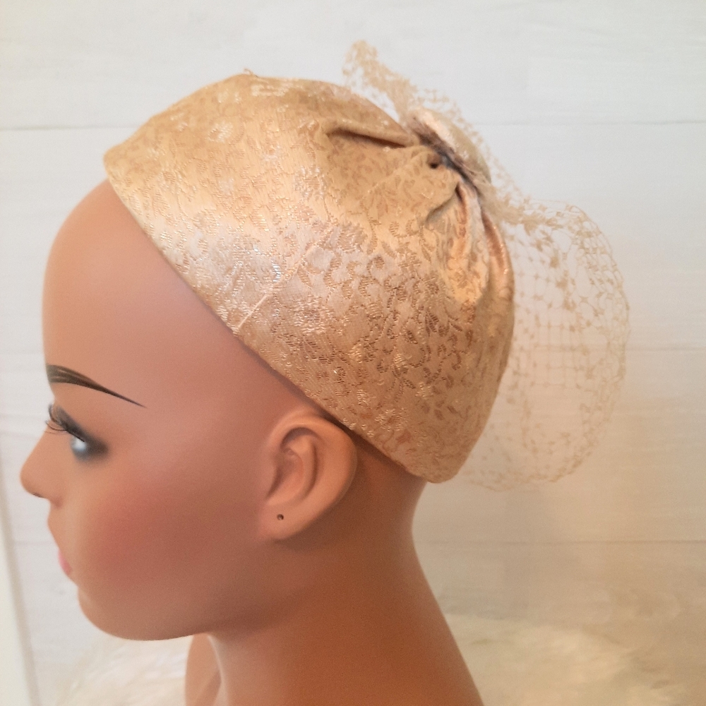 Vintage mesh gold floral hat - Picture 2 of 5